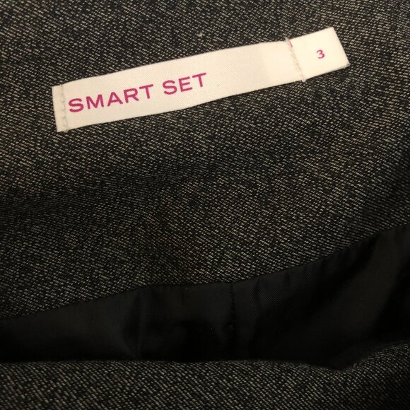 Smart Set pencil skirt with mermaid hem  - Size 3 - Picture 4 of 6